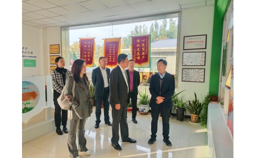 金鳳區(qū)黨委常委、統(tǒng)戰(zhàn)部部長韓廷鋒蒞臨銀川伊百盛調(diào)研民族團結(jié)進(jìn)步創(chuàng)建工作
